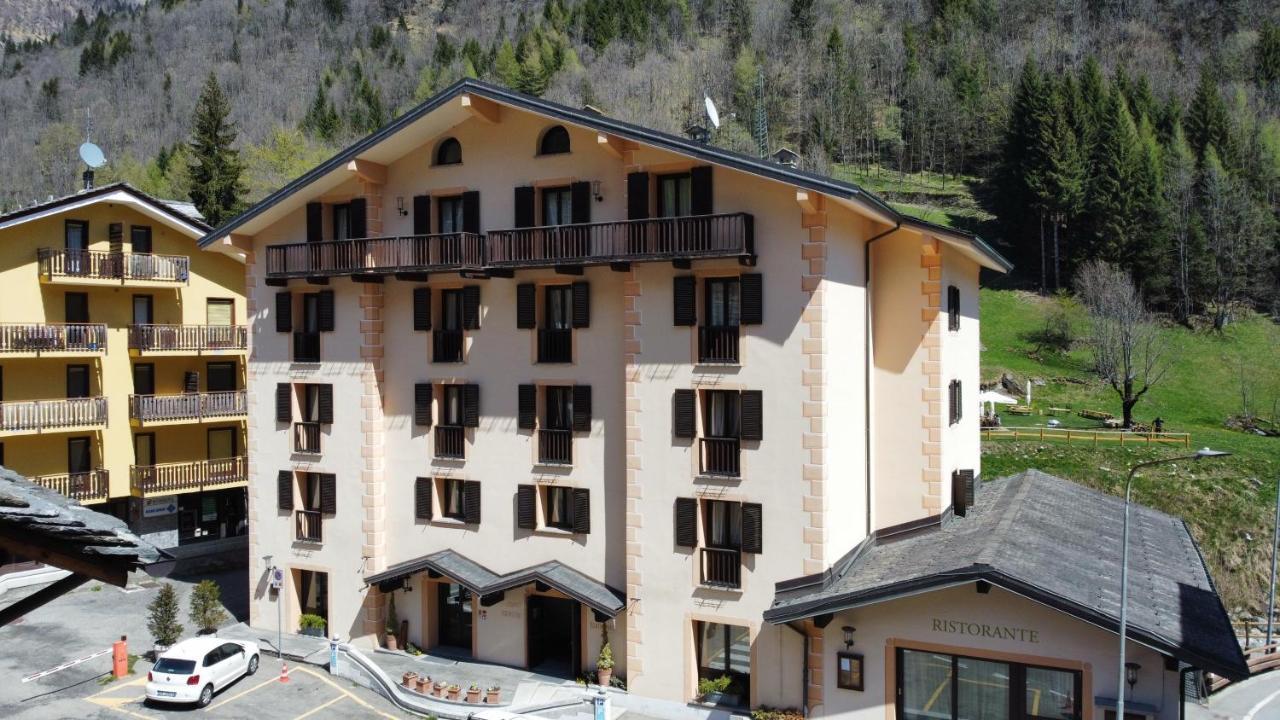 Hotel Cristallo Alagna Valsesia Exterior photo
